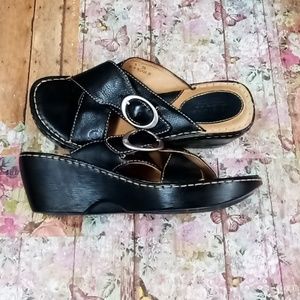 Born sandals